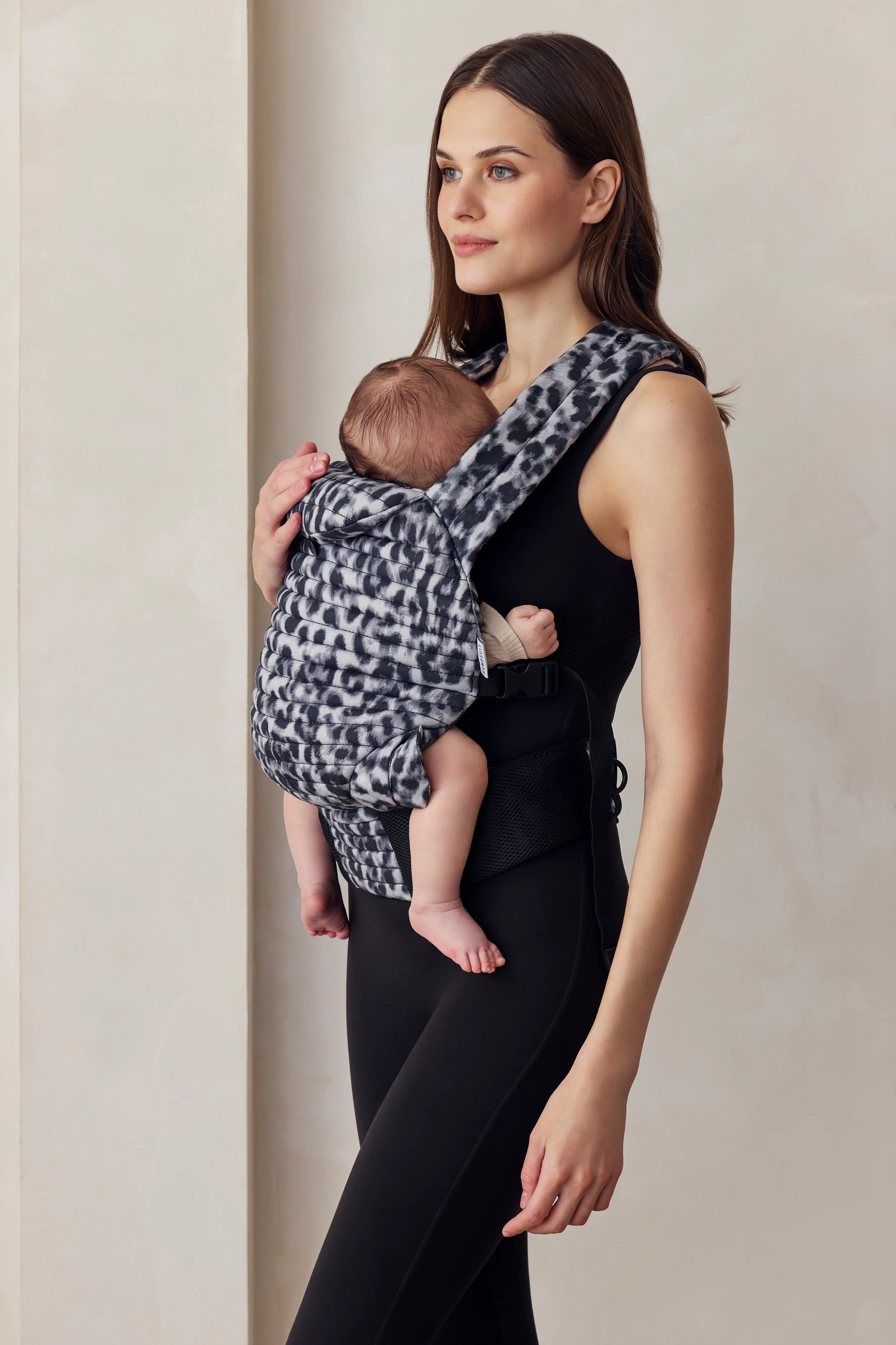 The Armadillo Baby Carrier - Monochrome Leopard - Image 6